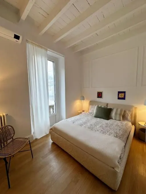 Isola Living Apartment Milan 0*,